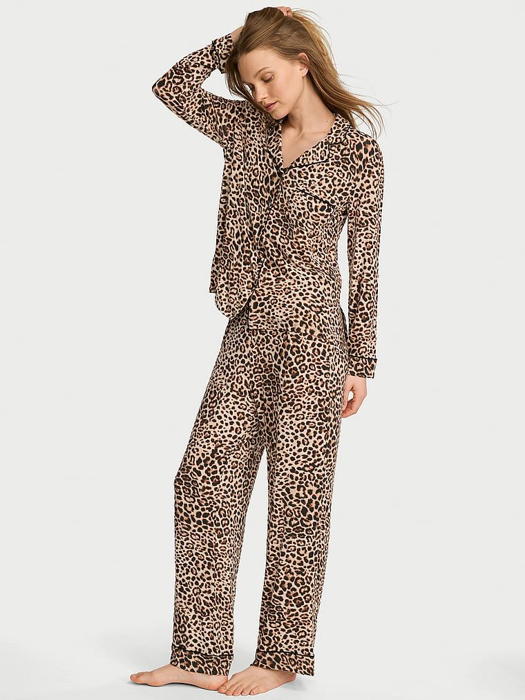 Pijamale făcute din SoSoft modal. Produsul are o culoare cu model și provine din colecția Victoria's Secret.