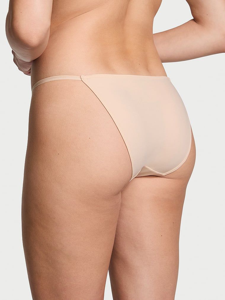 Chiloți cu bretele reglabile pentru bikini. Produsul este bej și provine din colecția Dream Angels.