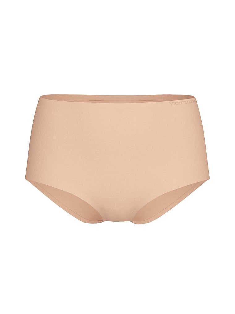 Chiloți flexibili cu talie înaltă. Produsul este de culoare bej și provine din colecția Body by Victoria.