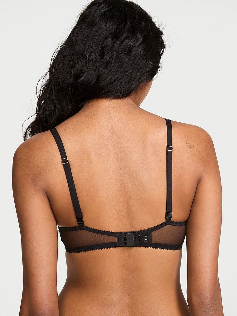 Sutien push-up cu inserții de dantelă cu decolț adânc. Produsul este negru și provine din colecția Very Sexy.