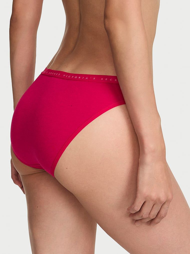 Chiloți de bumbac Bikini. Produsul este roz și provine din colecția Victoria's Secret.