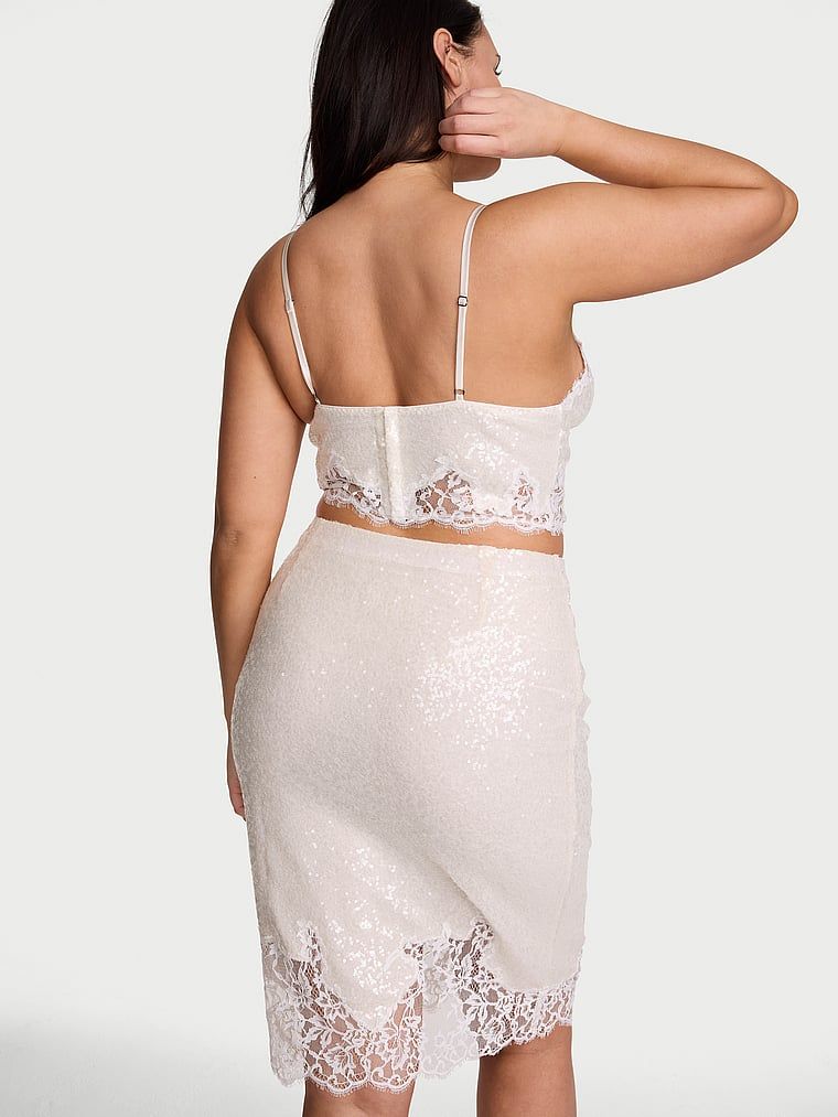 Set pentru mireasă - top bralette și fustă Atelier Bridal. Produsul este modelat și provine din colecția Dream Angels.
