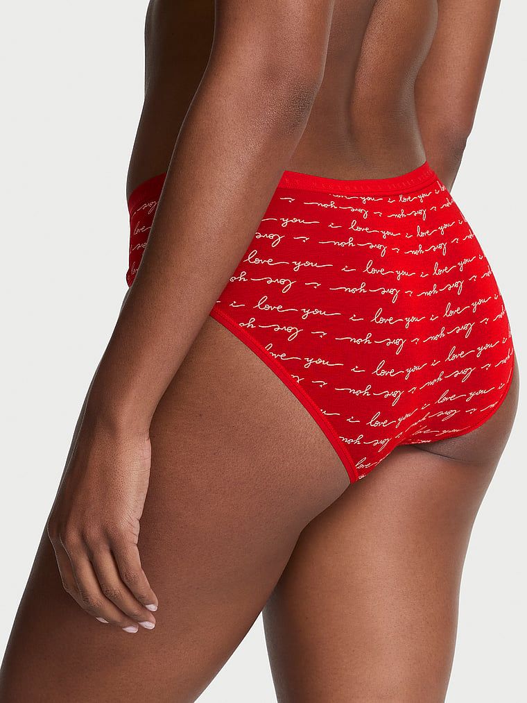Chiloți din bumbac cu hiphugger. Produsul este modelat și provine din colecția Victoria's Secret.