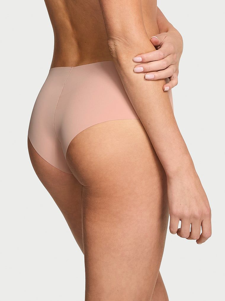 Chiloți fără cusături No-Show Cheeky. Produsul este de culoare bej și provine din colecția No-Show.