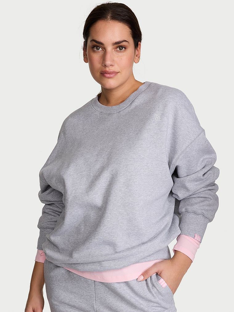 Angel Essentials Bluză Crewneck emblematică din material fleece
