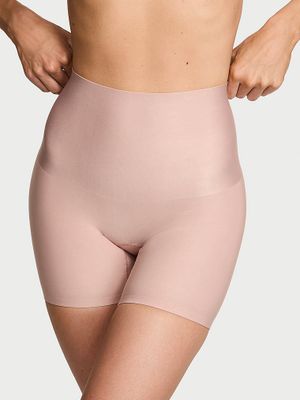 Body by Victoria Șort Smoothing Shimmer