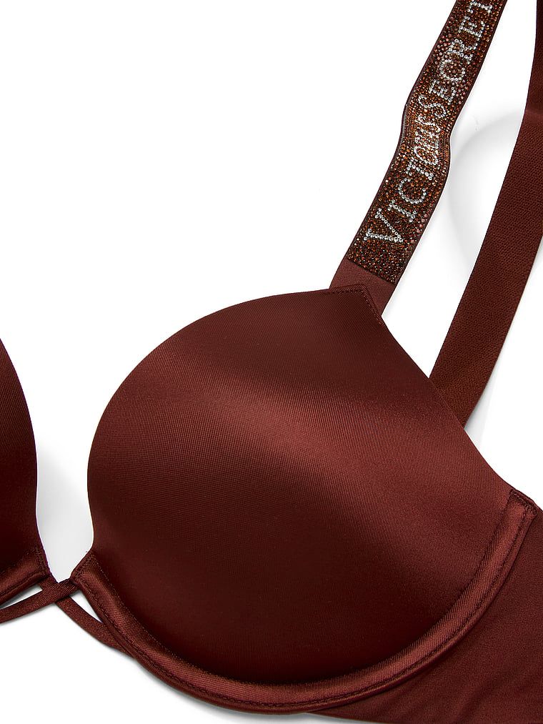 Sutien push-up Shine Strap. Produsul este modelat și provine din colecția Very Sexy.