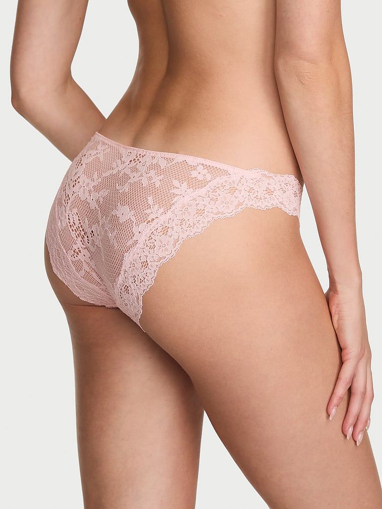 Chiloți bikini din dantelă. Produsul este roz și provine din colecția Dream Angels.