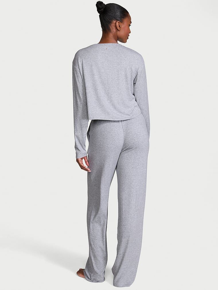 Set modal - pulover și pantaloni SoSoft Lounge. Produsul este de culoare gri și provine din colecția Victoria's Secret.