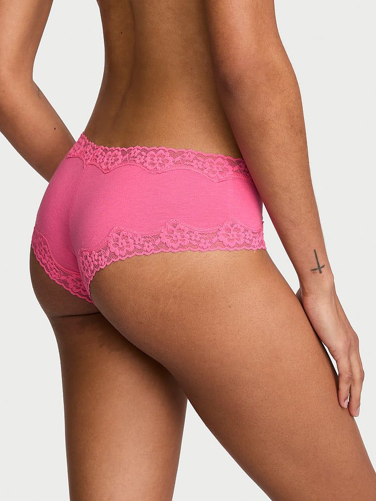 Chiloți de bumbac cu dantelă pe margini, dantelă-talie obraznică. Produsul este roz și provine din colecția Lace Trim.