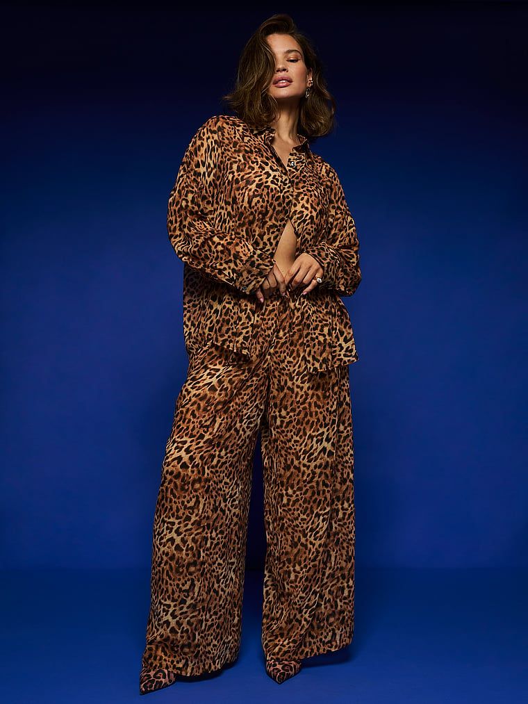 Bluză de chiffon pentru somn. Produsul are o culoare cu model și provine din colecția Victoria's Secret.