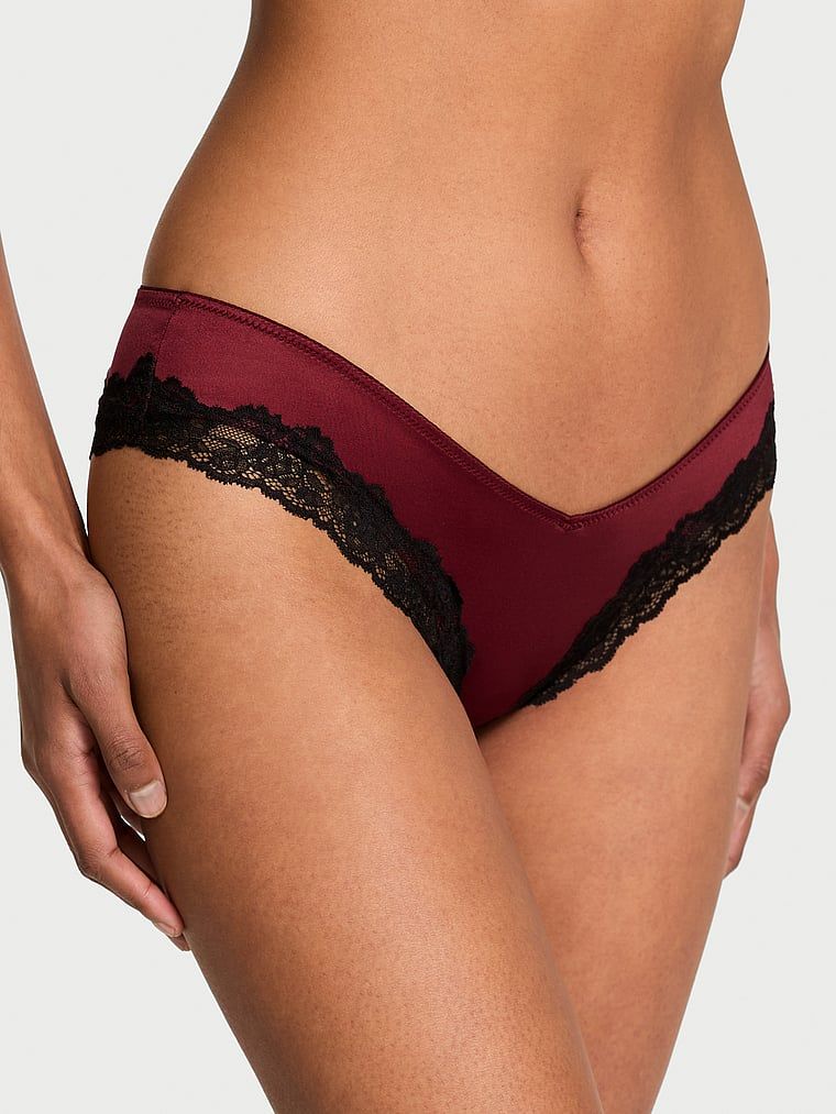 Chiloți din dantelă cu dantelă pe margini și picioare înalte Lace-Trim Cheeky. Produsul este roșu și provine din colecția Very Sexy.