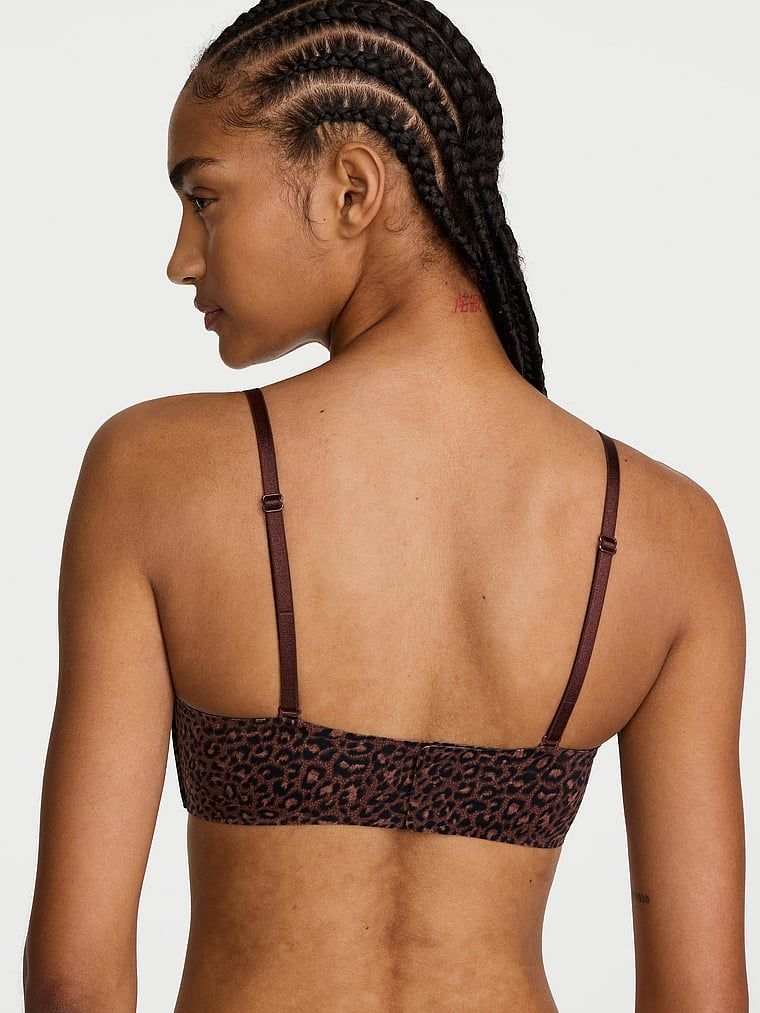 Sweetheart Strapless Strapless Strapless Ușor căptușit. Produsul este modelat și provine din colecția Victoria's Secret Bar.