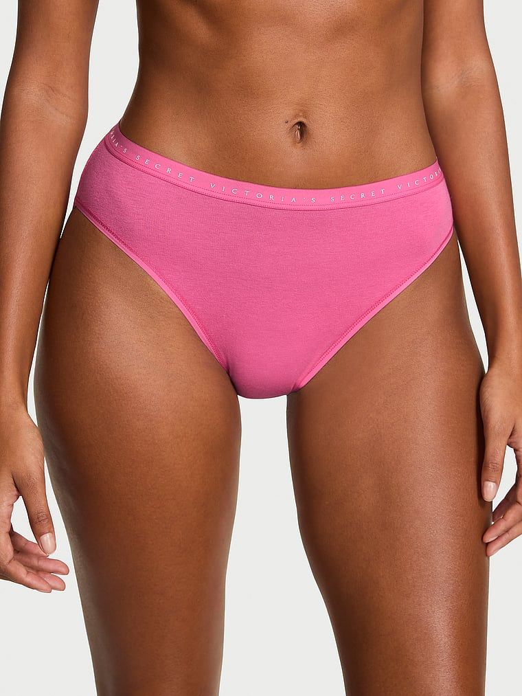 Chiloți din bumbac cu picioare înalte Chiloți cu picioare înalte. Produsul este de culoare roz și provine din colecția Victoria's Secret.