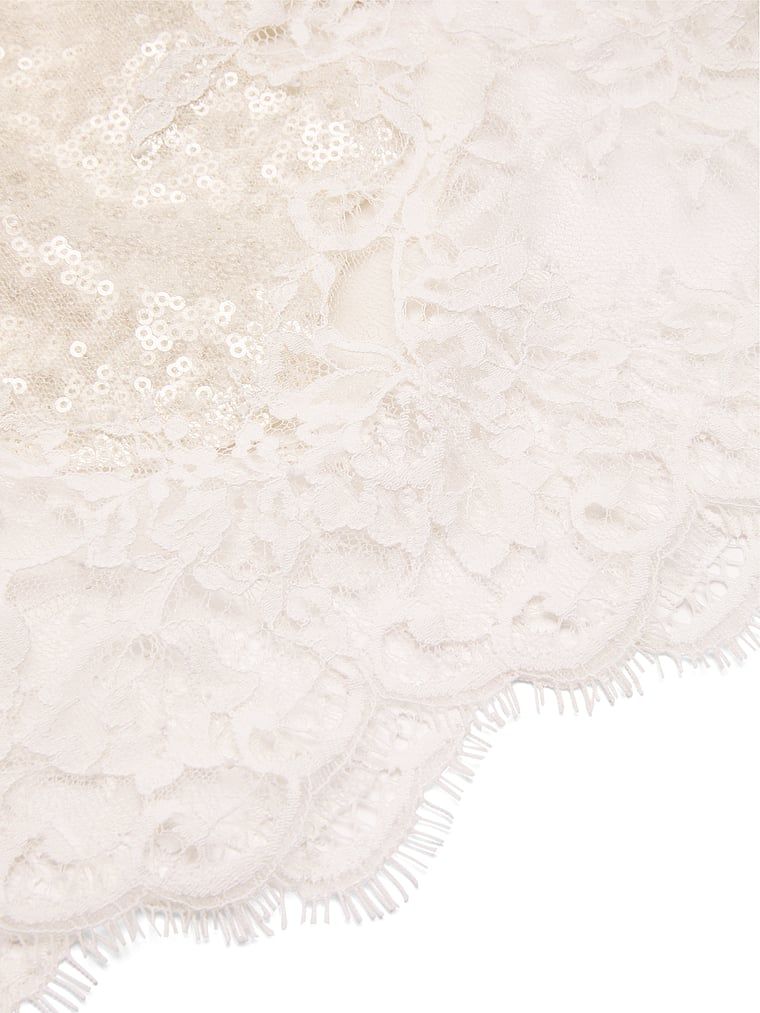 Set pentru mireasă - top bralette și fustă Atelier Bridal. Produsul este modelat și provine din colecția Dream Angels.