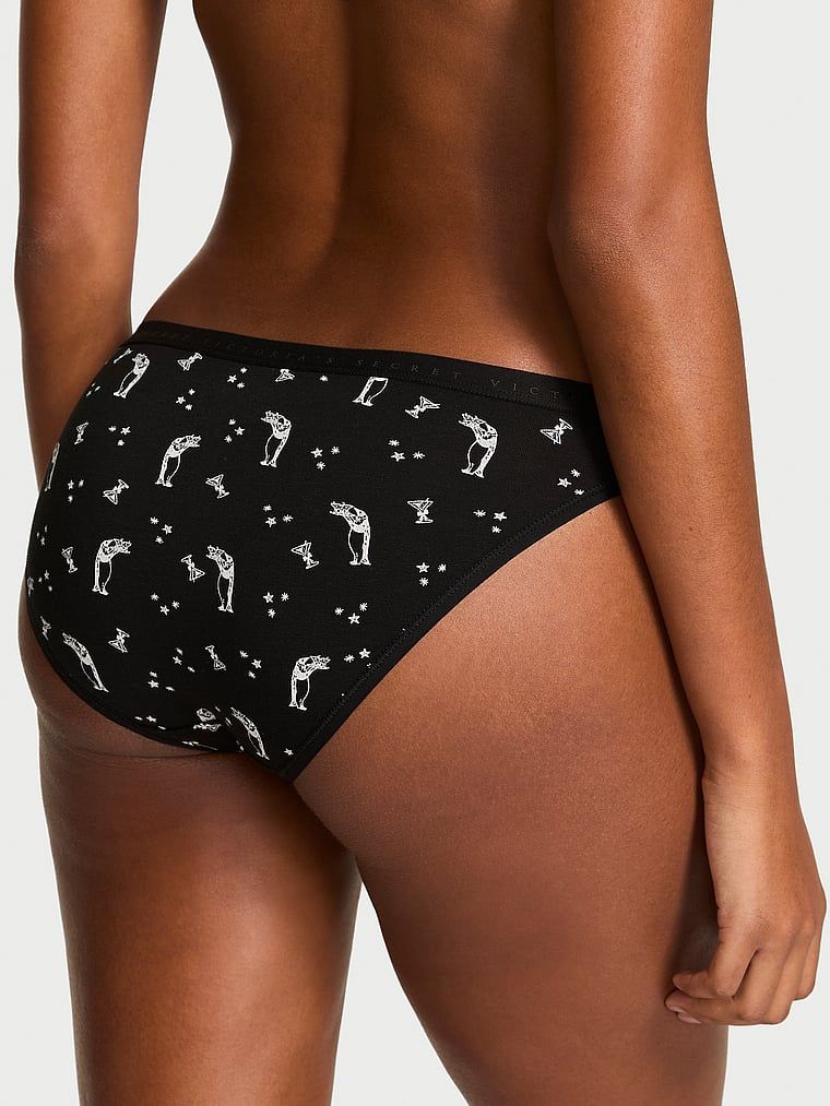 Chiloți de bikini din bumbac. Produsul este modelat și provine din colecția Victoria's Secret.