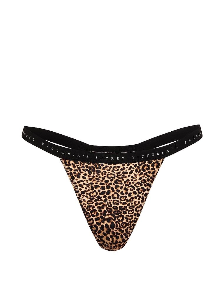 Tanga de bumbac elastic. Produsul este modelat și provine din colecția Victoria's Secret.