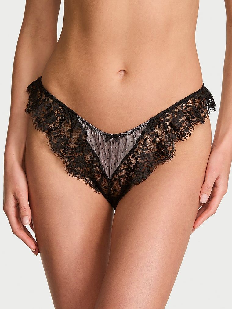 Chiloți cu volane din dantelă Heritage Dot Brazilian. Produsul este roz și provine din colecția Dream Angels.