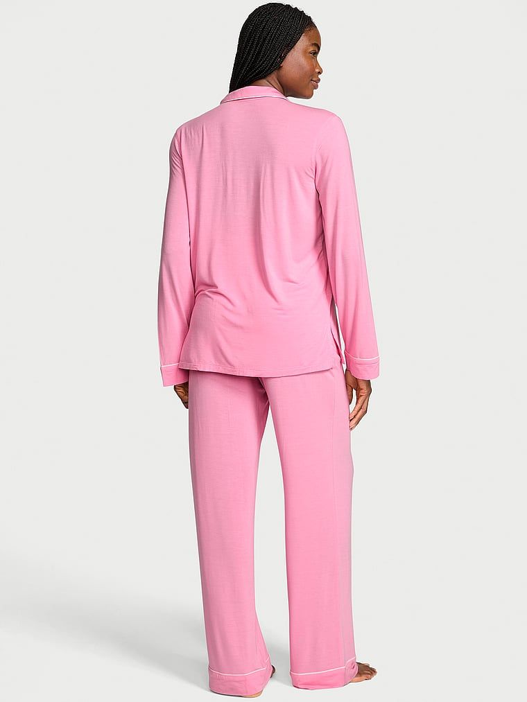 Pijamale lungi făcute din SoSoft modal. Produsul este roz și provine din colecția Victoria's Secret.