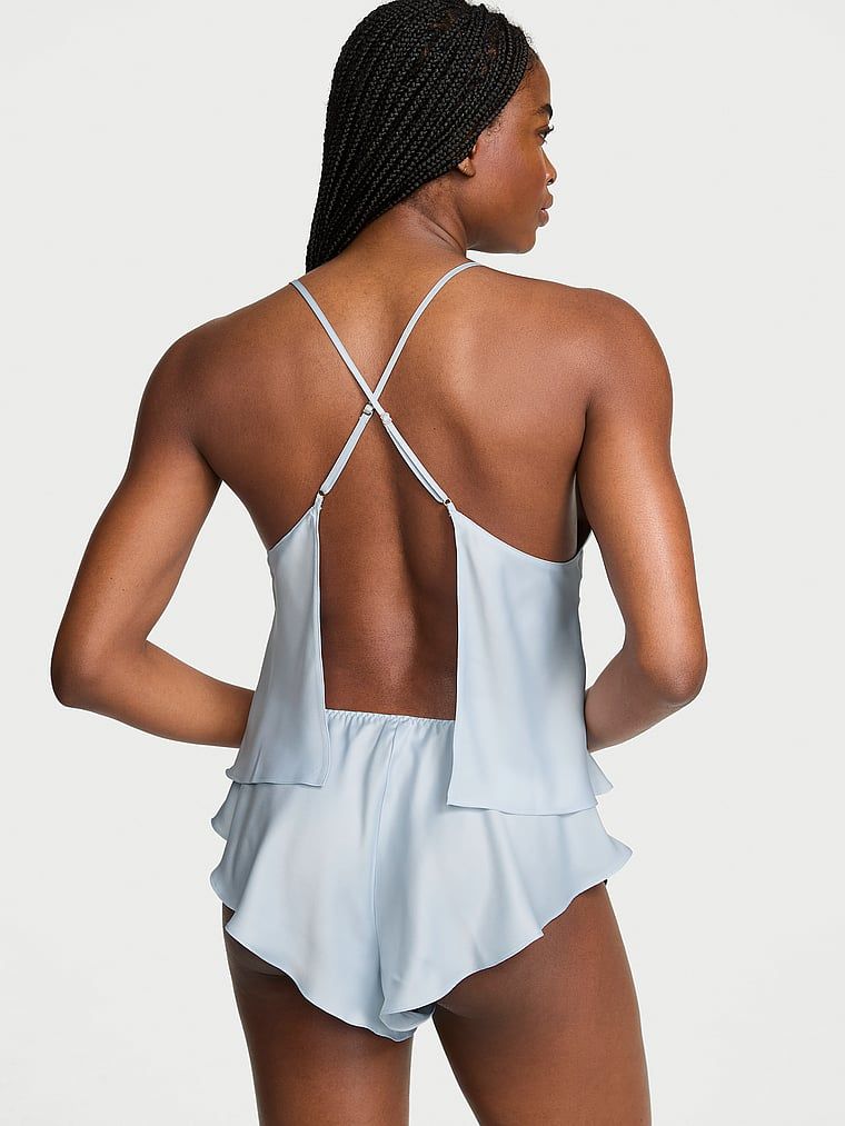 Set de dormit din satin Cami. Produsul este albastru și provine din colecția Victoria's Secret.