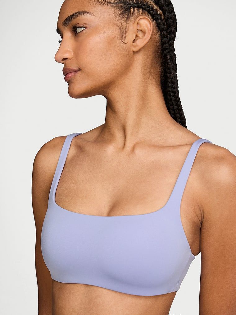 Luxe Contour Scoop, sutien ușor căptușit. Produsul este de culoare mov și provine din colecția Body by Victoria.