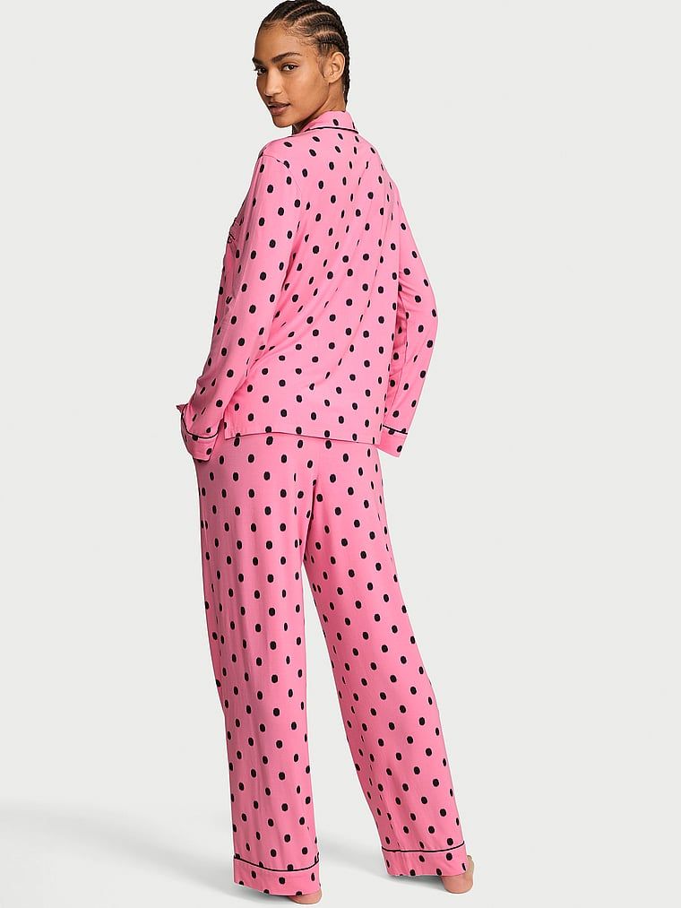Pijamale făcute din SoSoft modal. Produsul are o culoare cu model și provine din colecția Victoria's Secret.