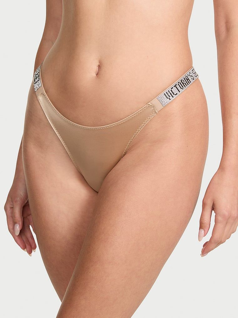 Chiloți brazilieni cu bretele strălucitoare Shine Strap brazilian. Produsul este bej și provine din colecția Very Sexy.