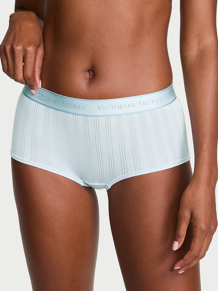 Pantaloni scurți din modal Ultra-Fine Logo Boyshort. Produsul este de culoare albastră și provine din colecția Bumbac.
