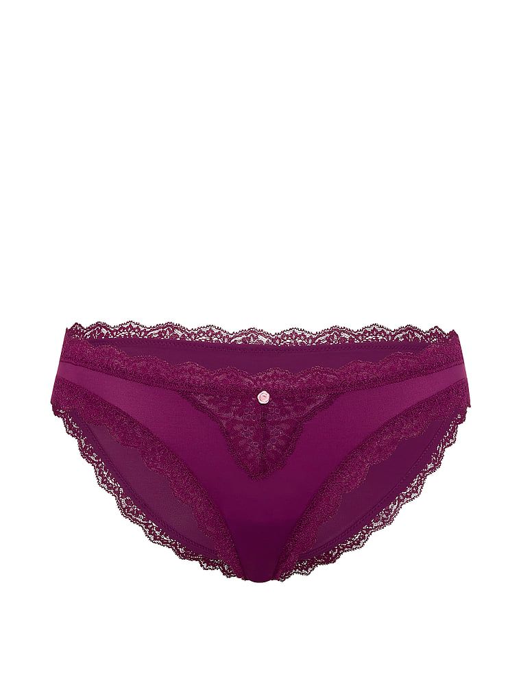 Chiloți din dantelă pe marginea bikiniului cu dantelă. Produsul este de culoare mov și provine din colecția Dream Angels.