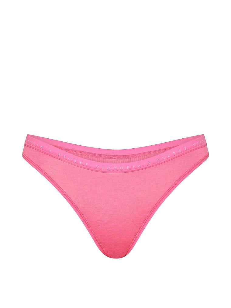 Tanga de bumbac cu picior înalt. Produsul este roz și provine din colecția Victoria's Secret.