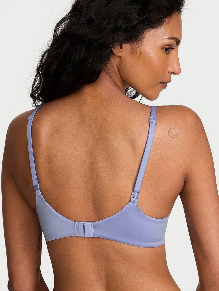 Invisible Lift, sutien neted demi fără căptușeală. Produsul este de culoare mov și provine din colecția Body by Victoria.
