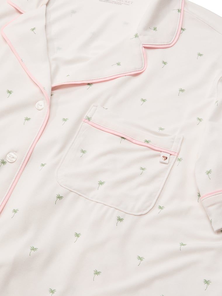 Pijamale modale cu pantaloni scurți SoSoft. Produsul este modelat și provine din colecția Victoria's Secret.