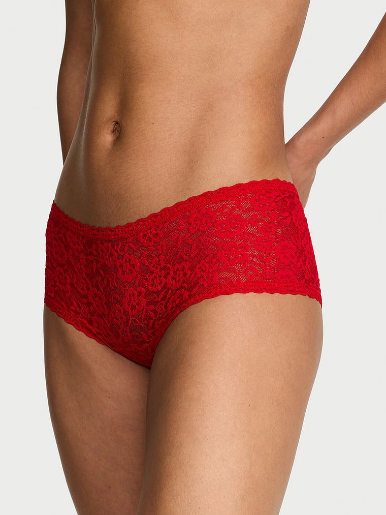 Pantaloni scurți din dantelă, pantaloni scurți cu talie joasă Boyshort. Produsul este roșu și provine din colecția Lacie.