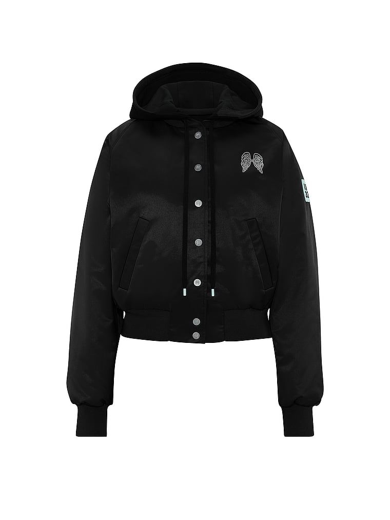 Defilare de modă pentru jachete bomber 2026. Produsul este negru și provine din colecția Angel Essentials.