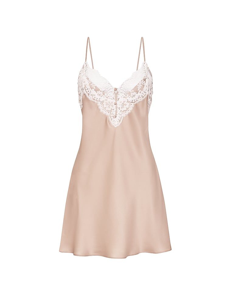 Cămașă de noapte din satin cu dantelă. Produsul este de culoare bej și provine din colecția Dream Angels.