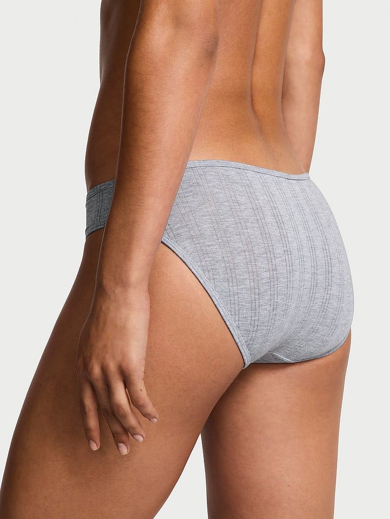 Chiloți făcuți din modalul Ultra-Fine Bikini. Produsul este de culoare gri și provine din colecția Victoria's Secret.