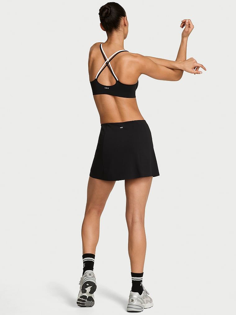 Fustă sport cu pantaloni scurți VSX Elevate. Produsul este negru și provine din colecția VSX.