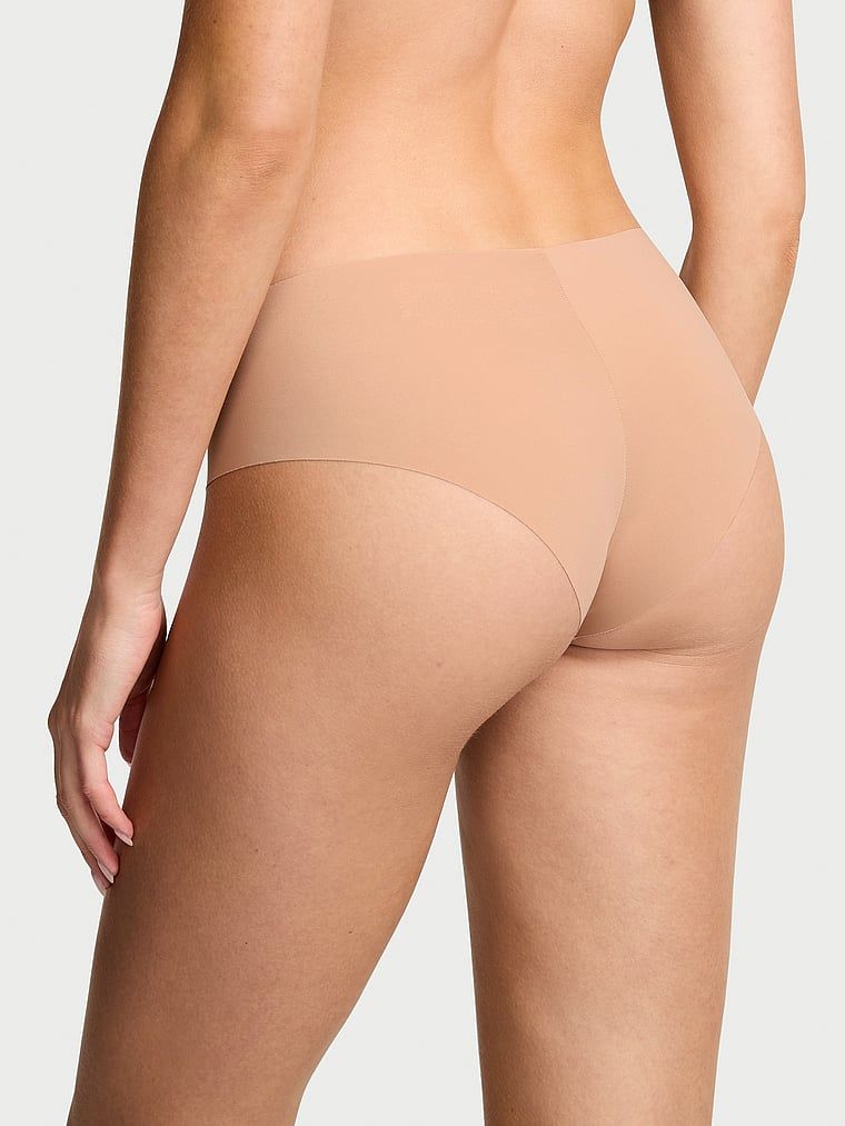 Chiloți fără cusături No-Show Cheeky. Produsul este de culoare bej și provine din colecția No-Show.