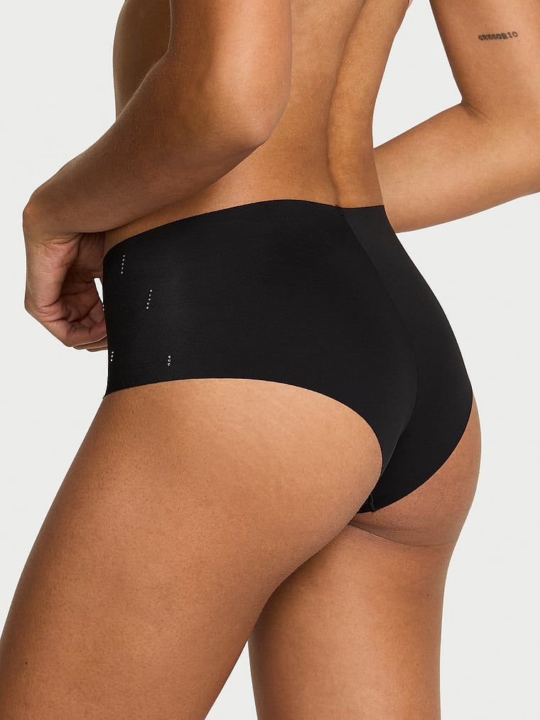 Chiloți fără cusături No-Show Sparkle Cheeky. Produsul este negru și provine din colecția No-Show.