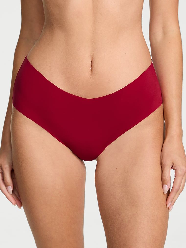 Chiloți fără cusături cu bretele în spatele No-Show Strappy Cheeky. Produsul este de culoare roșie și provine din colecția No-Show.
