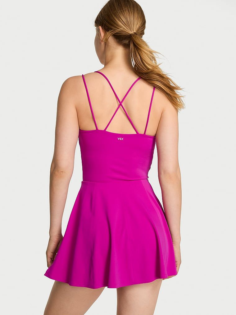 Rochie sport de tenis cu pantaloni scurți VSX Elevate. Produsul este de culoare violet și provine din colecția VSX.
