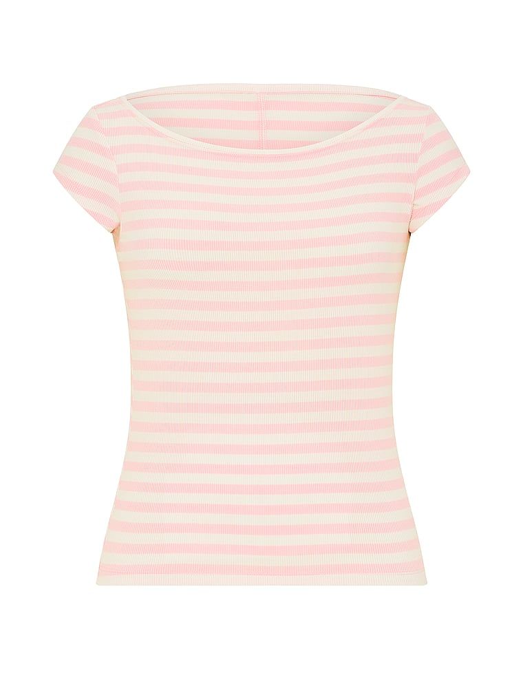Tricou Modal cu decolteu de barcă VS iconic cu guler bărbat cu coaste. Produsul este modelat și provine din colecția Angel Essentials.