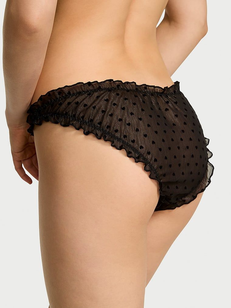 Chiloți din chiffon cu volane Inimă Bikini. Produsul este modelat și provine din colecția Dream Angels.
