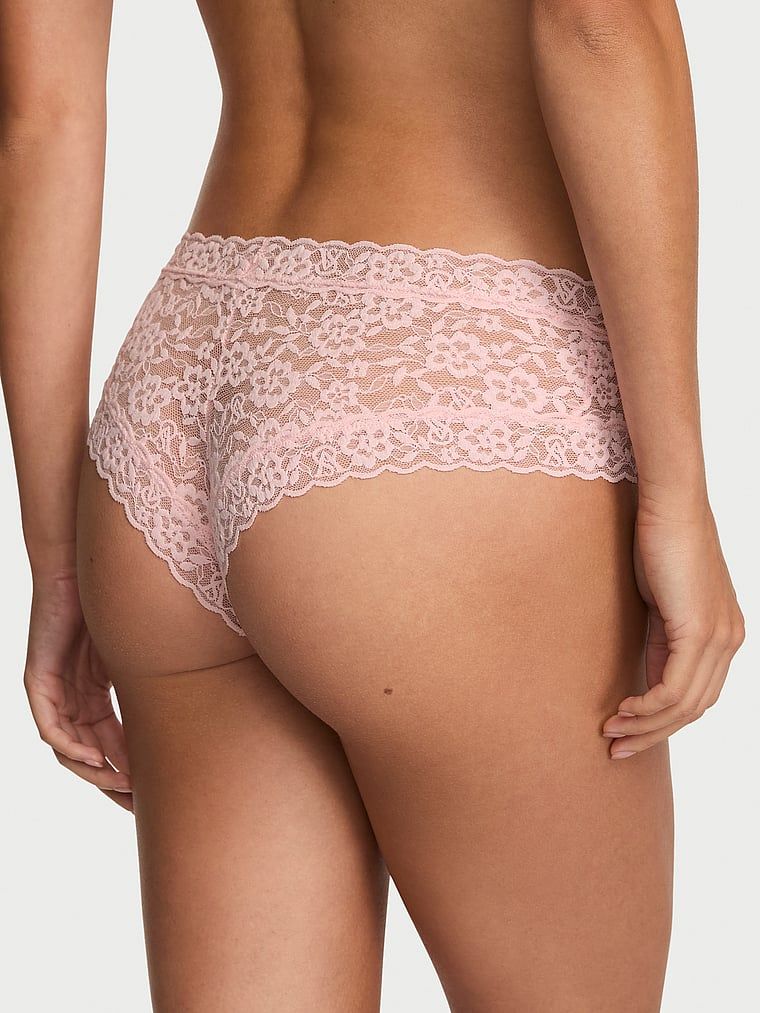 Lacie Sparkle Cheeky Fashion Show 2026 Lace Briefs cu paiete. Produsul este roz și provine din colecția Lacie.