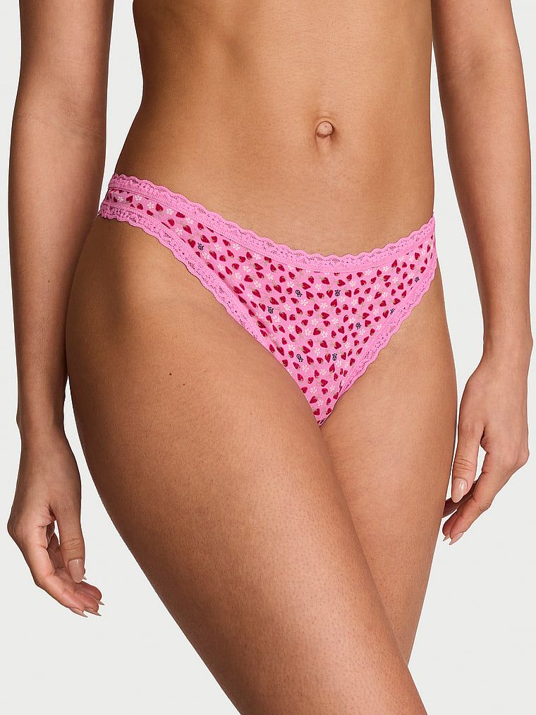 Tanga de bumbac cu dantelă pe margini: talie din dantelă. Produsul este modelat și provine din colecția Lace Trim.