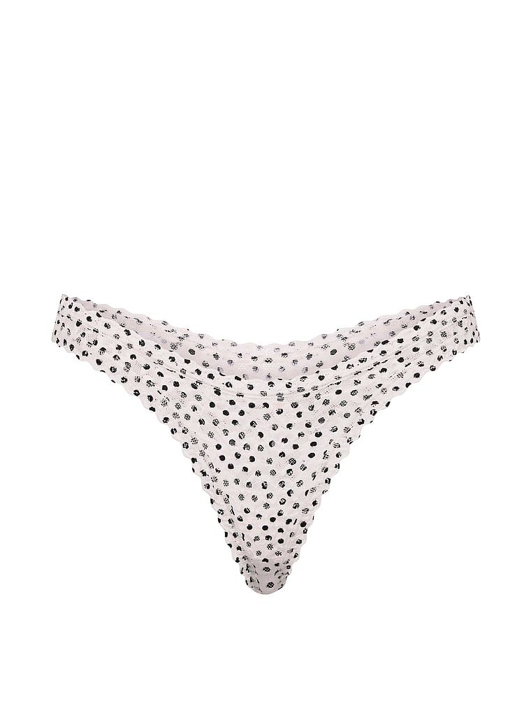 Tanga Ultra-Mini Scoop din dantelă. Produsul este modelat și provine din colecția Lacie.