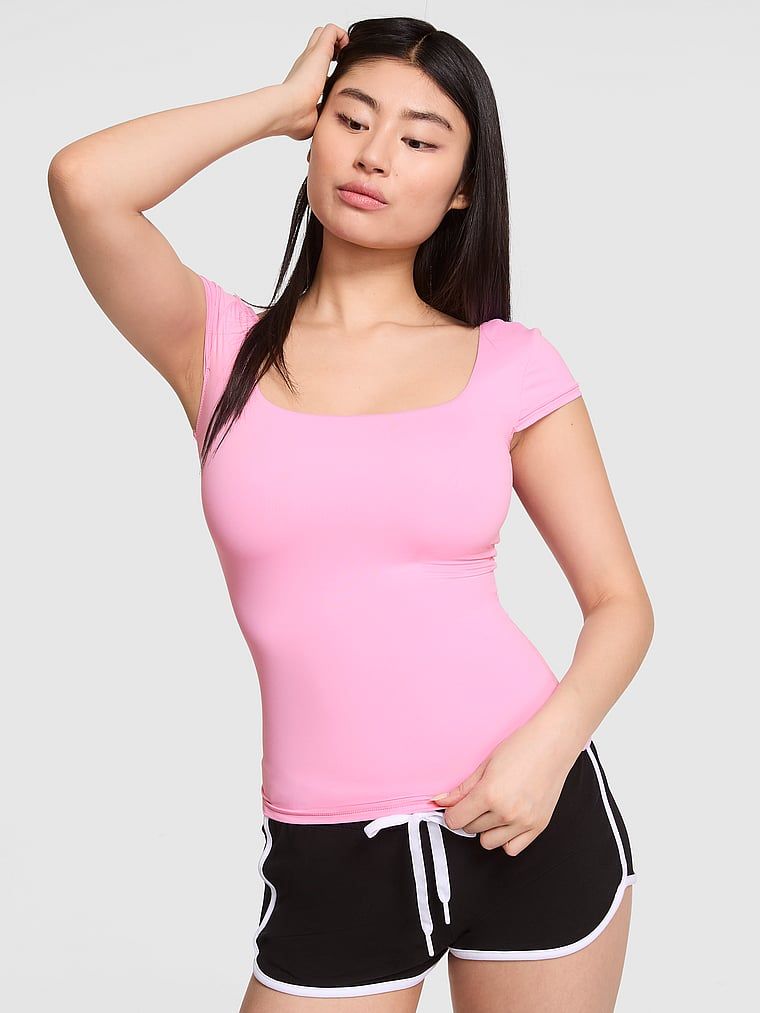 Tricou cu mâneci cap-sleeve și bază elastică