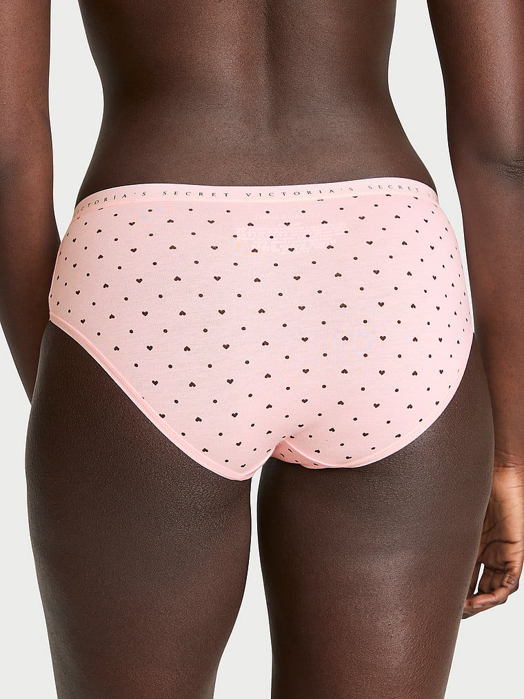 Chiloți din bumbac cu hiphugger. Produsul este modelat și provine din colecția Victoria's Secret.
