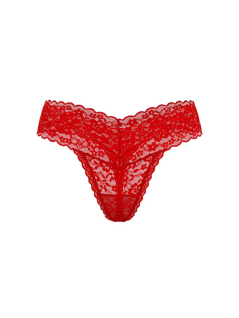 Tanga din dantelă cu flori. Produsul este roșu și provine din colecția Lacie.