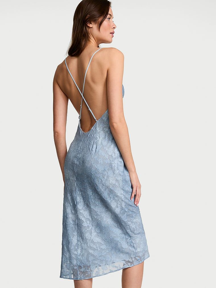Rochie midi din denim jacquard. Produsul este modelat și provine din colecția Very Sexy.
